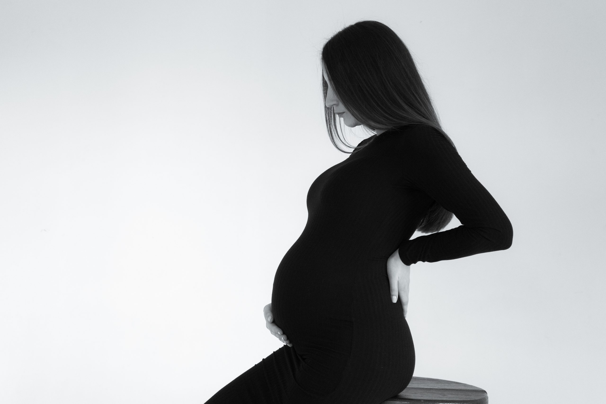 pregnant woman with back pain